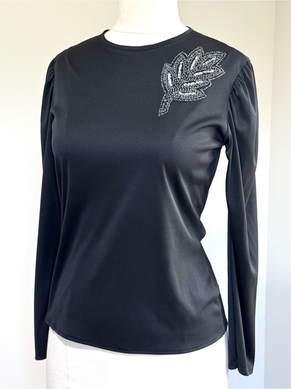 ❤️ Vintage 80s Black Beaded Leaf Blouse Puff Sleeve NWOT ILGWU Made in USA Party